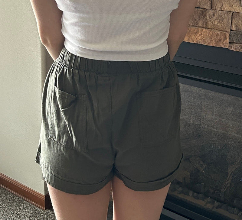 Dafnee Elastic Waistband Shorts